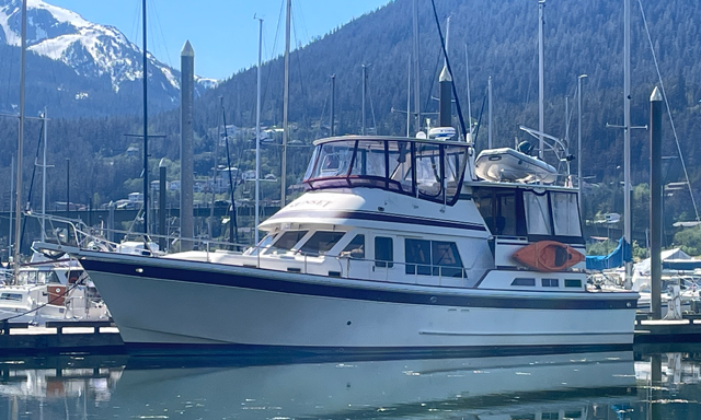 JUST REDUCED! 1988 48' Yachtfisher 48.  Twin 3208 Cats, Gen, Very Clean Boat!